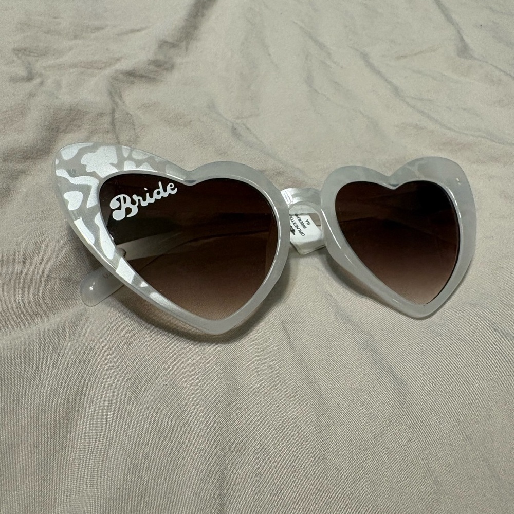 White Marbled Heart Shaped Bride Sunglasses